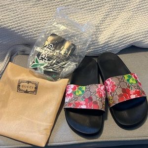 Gucci slides NEW